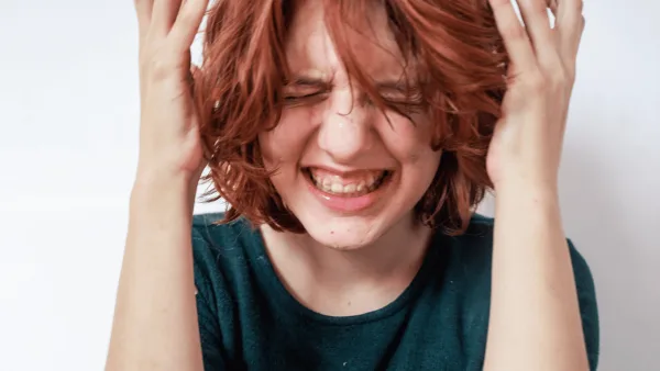 Belirsizlikte Duygu Yönetimi: Panik–Güven–Şefkat Üçgeni